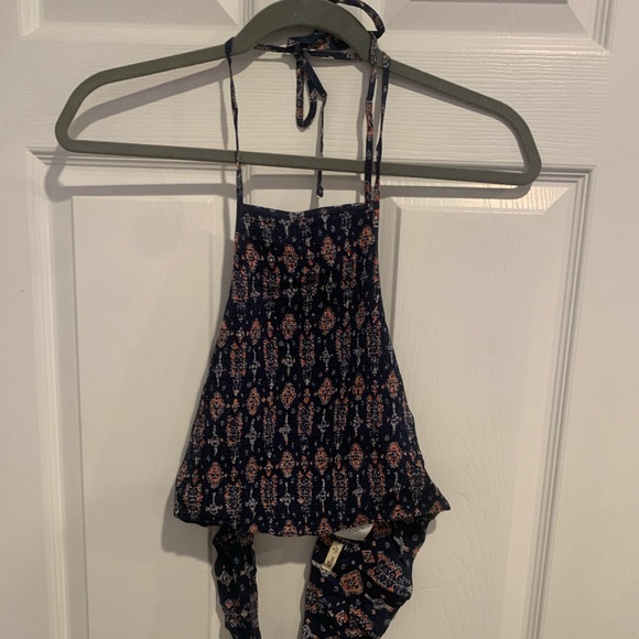 Hollister Tops - cute patterned halter top